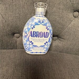 ABROAD Designer Skin Tanning Lotion - Blue and White